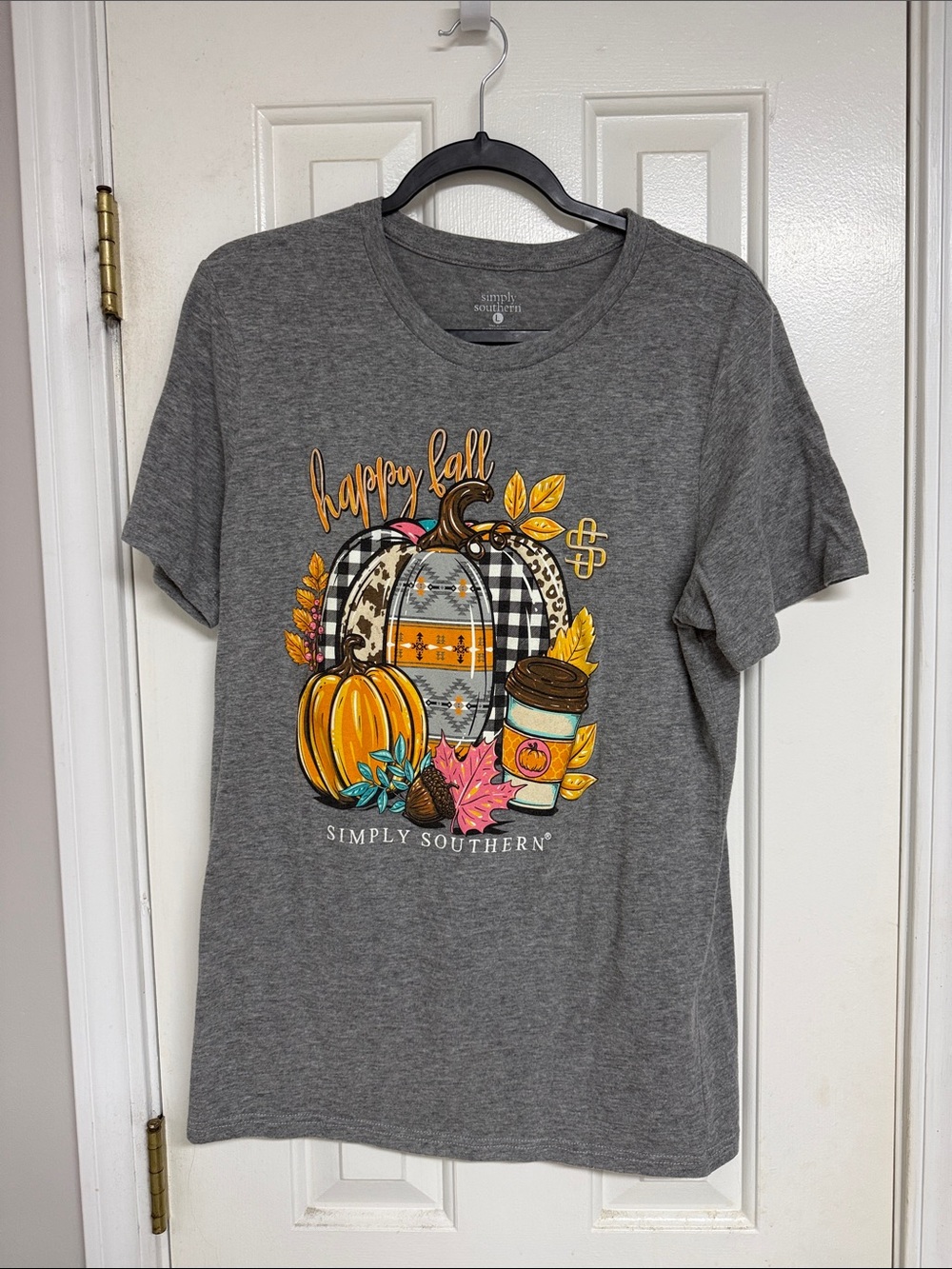 Simply Southern Gray Short Sleeve 'Happy Fall' Pumpkin Graphic Tee